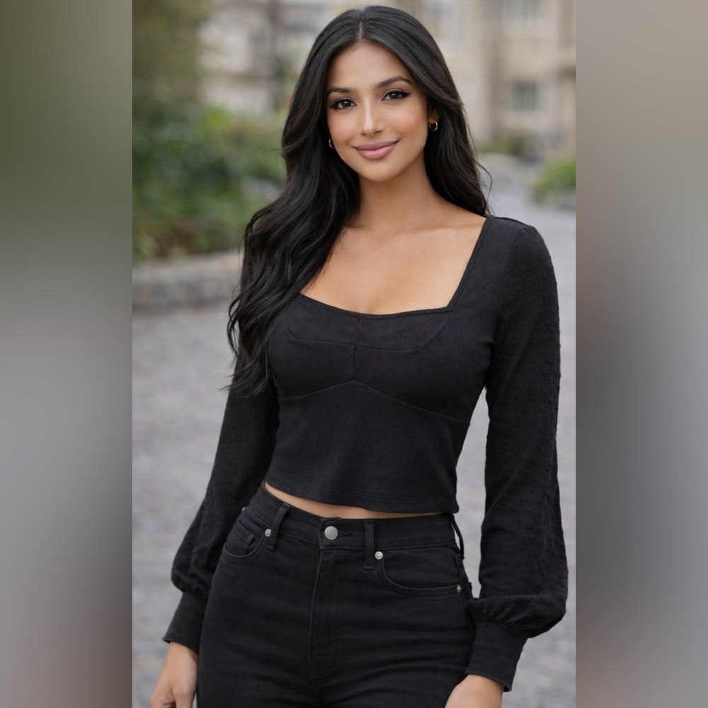 🍀🖤Good Luck Gem 🖤🍀 Black Long Sleeve Square Neck Top Size Small
